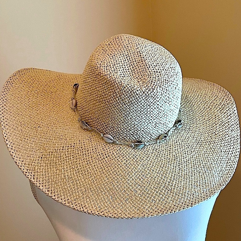 Straw Hat w/ Cowrie Shell band Wide-Brim Raffia Floppy Sun Hat NWOT San Diego Co - Picture 2 of 12
